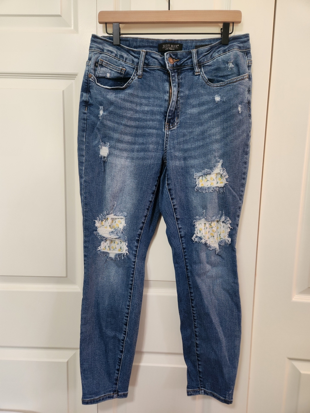 Judy Blue Distressed Blue Women’s Jeans Lemon Patchwork